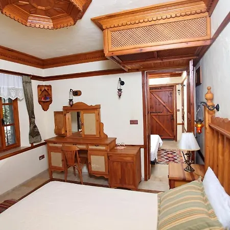 Tuerk Evi 4*