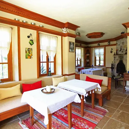 Tuerk Evi